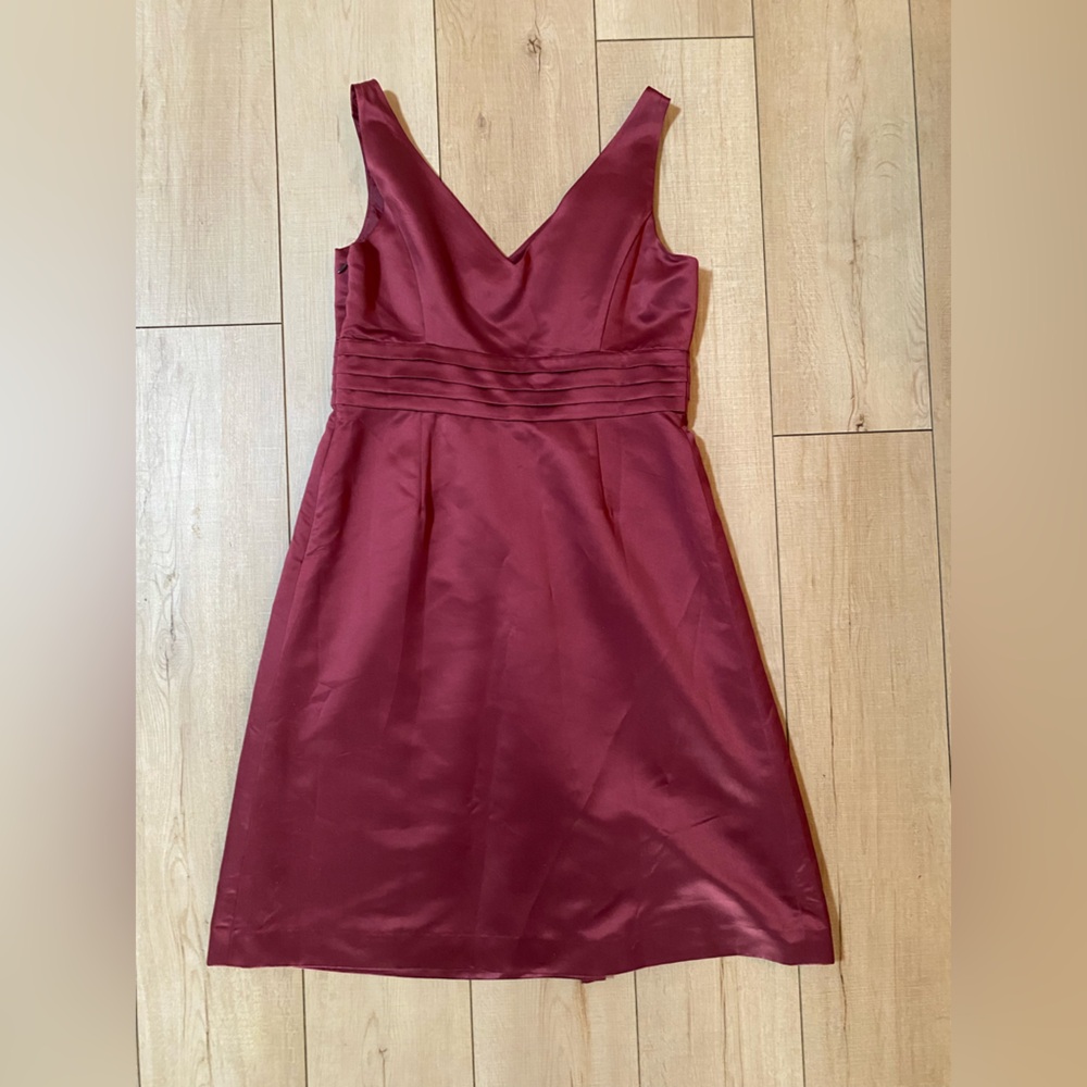 Ann Taylor Burgundy Satin Cocktail Dress 8P | V-Neck Fit and Flare
